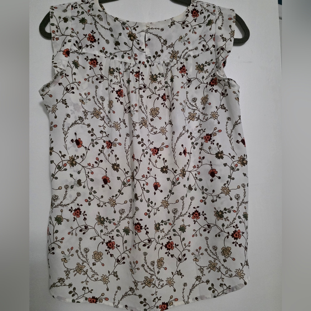 LOFT White Floral Ruffle Sleeveless Camisole with Red & Green Print - Picture 2 of 3